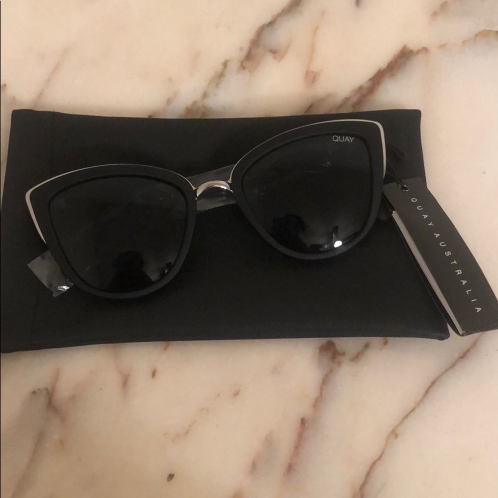 Quay My Girl Sunglasses NWT